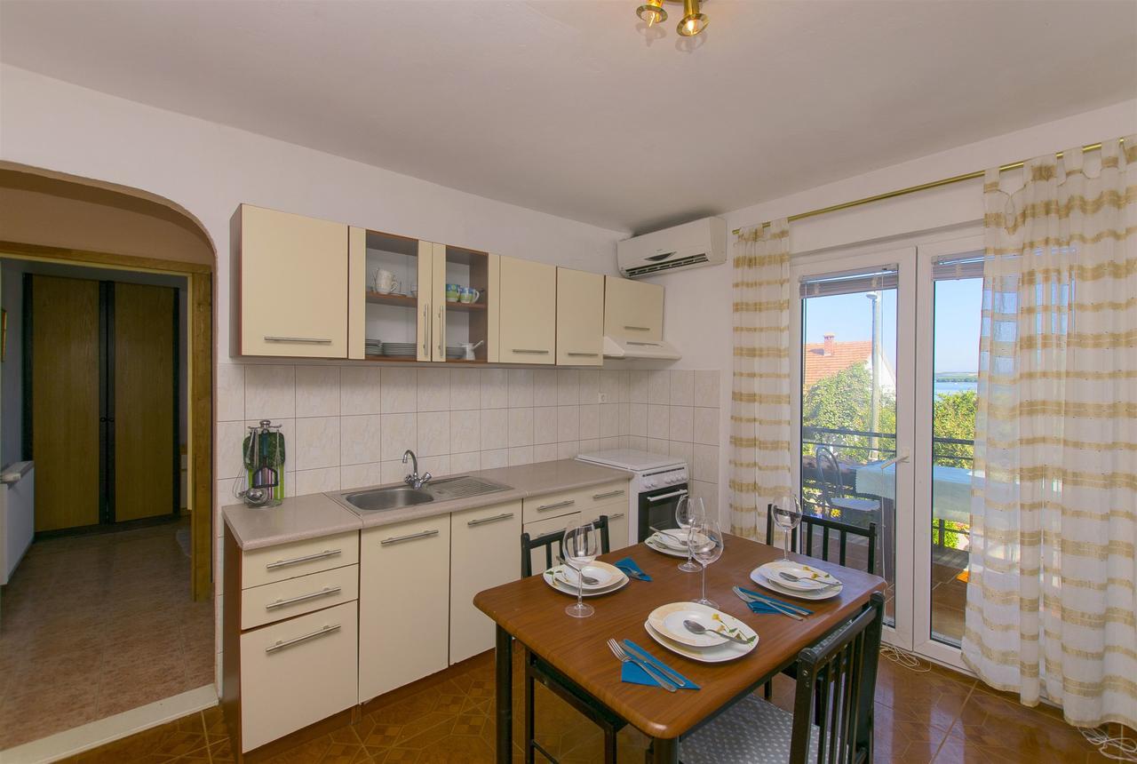 Apartments Irena Tkon Kültér fotó
