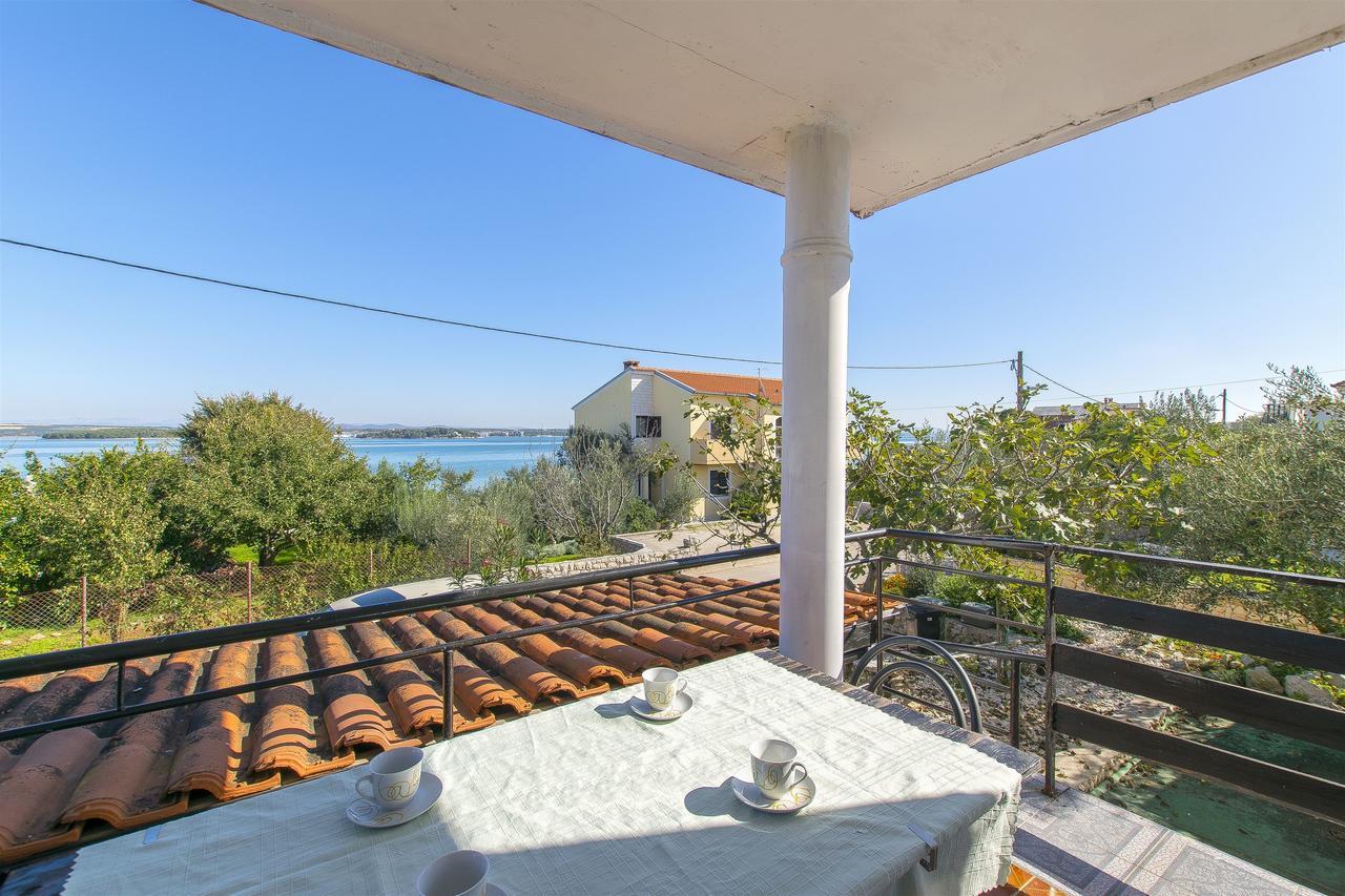 Apartments Irena Tkon Kültér fotó